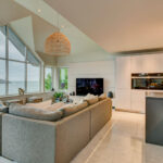 018 lounge + kitchen + sea view