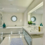 047 porthole bathroom close up